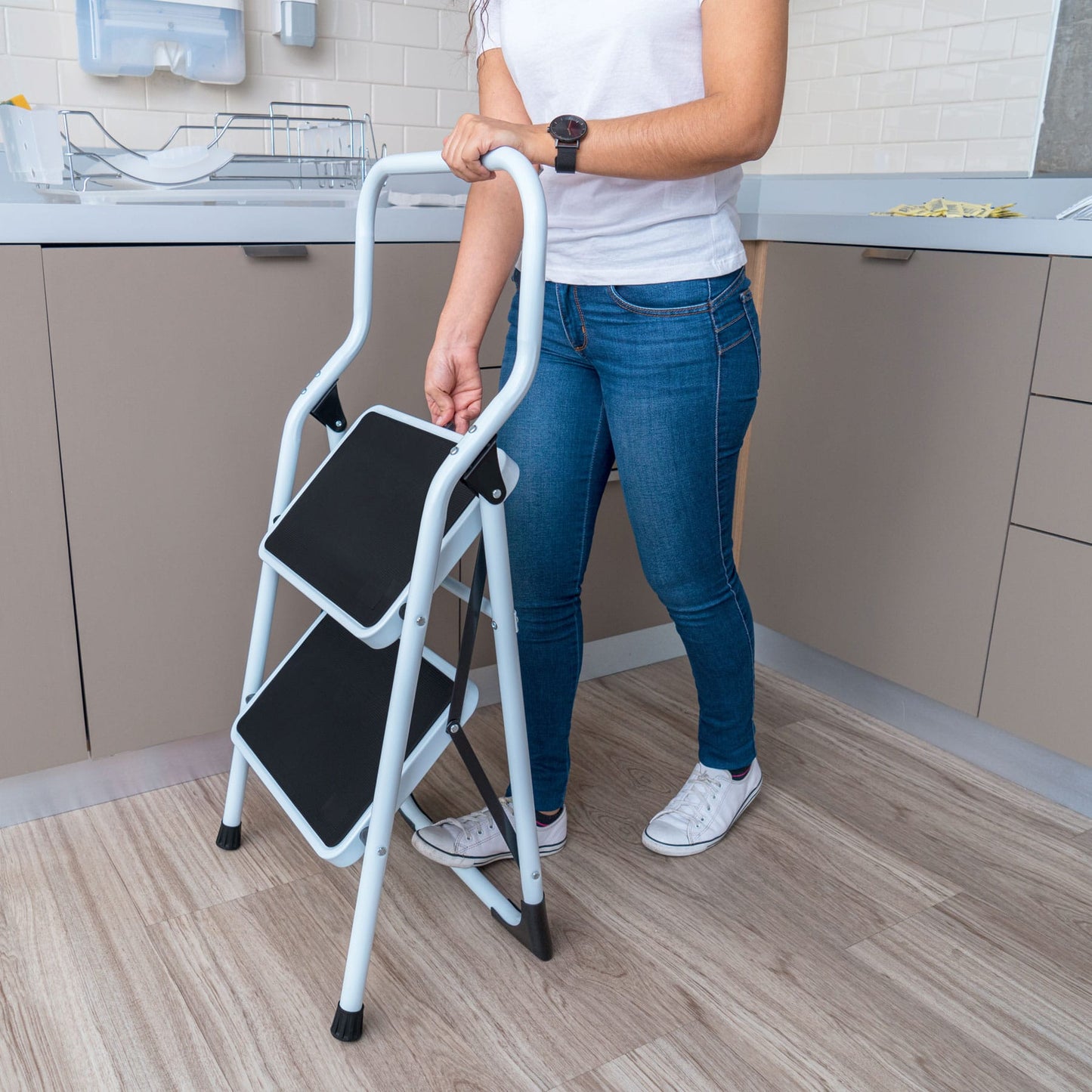 Escalera Tubular Plegable Pretul de 2 Peldaños – Compacta, ligera y segura